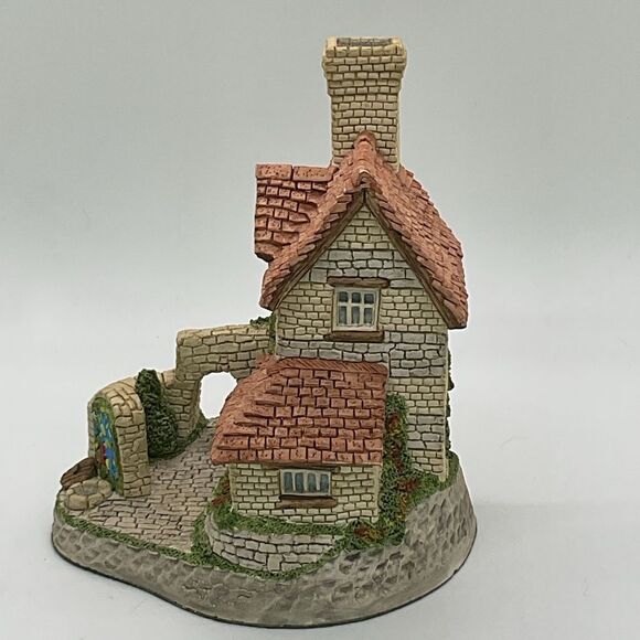 David Winter British Traditions St Anne’s Well - Picture 8 of 8